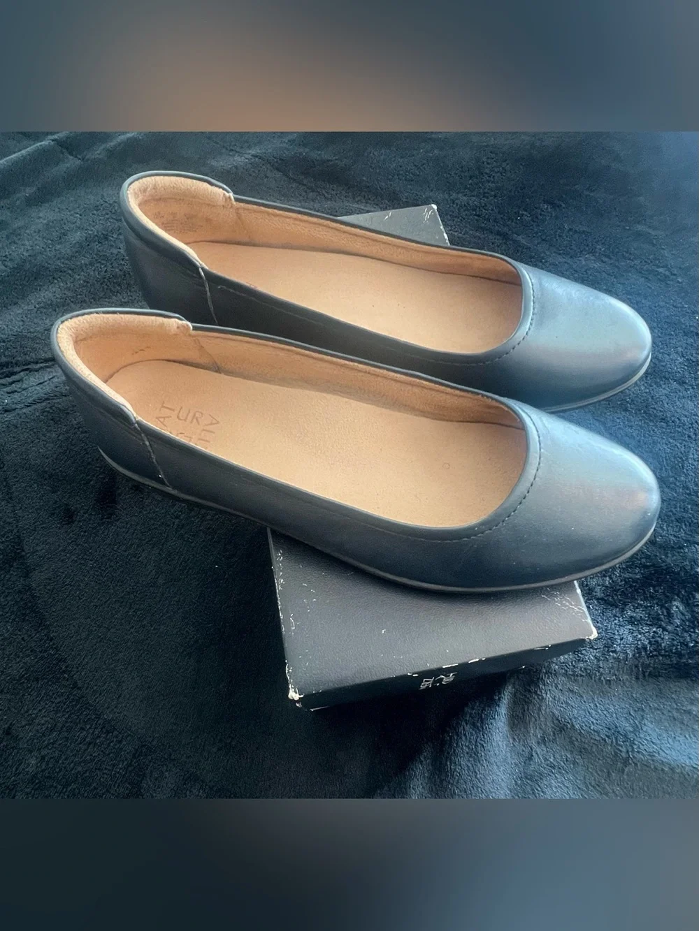Naturalizer Navy Leather Ballet Flats